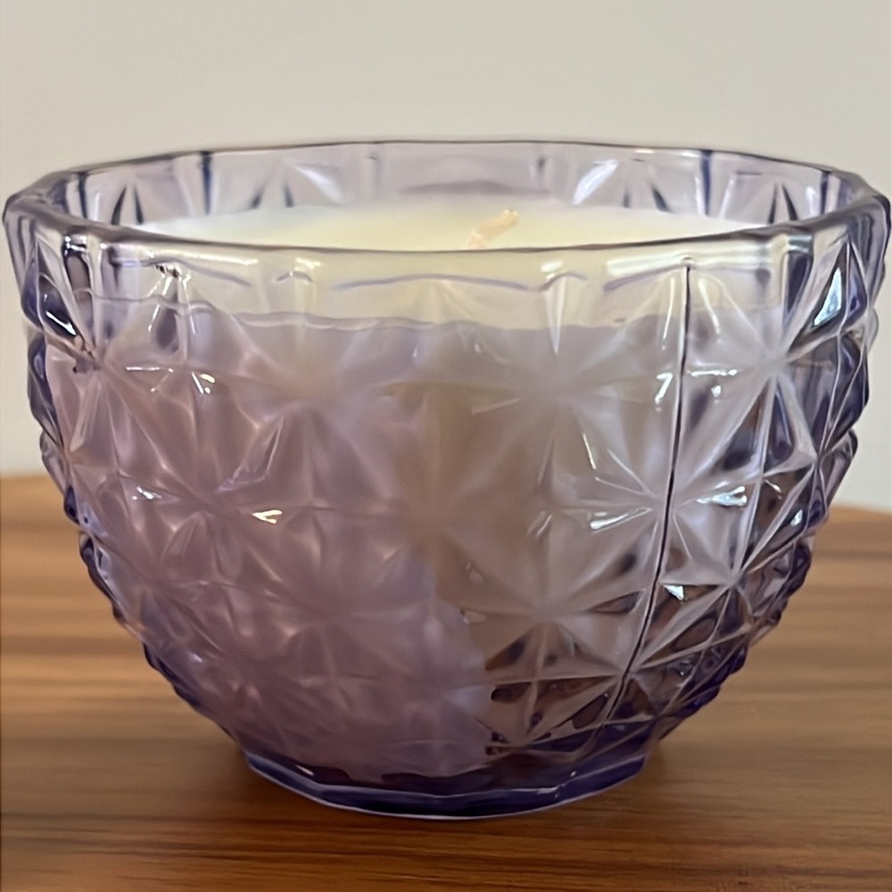 SEA & SAND candle in EXCELLENT LIKE-NEW CONDITION!! Hanalei Wildflower scent. - Picture 9 of 11
